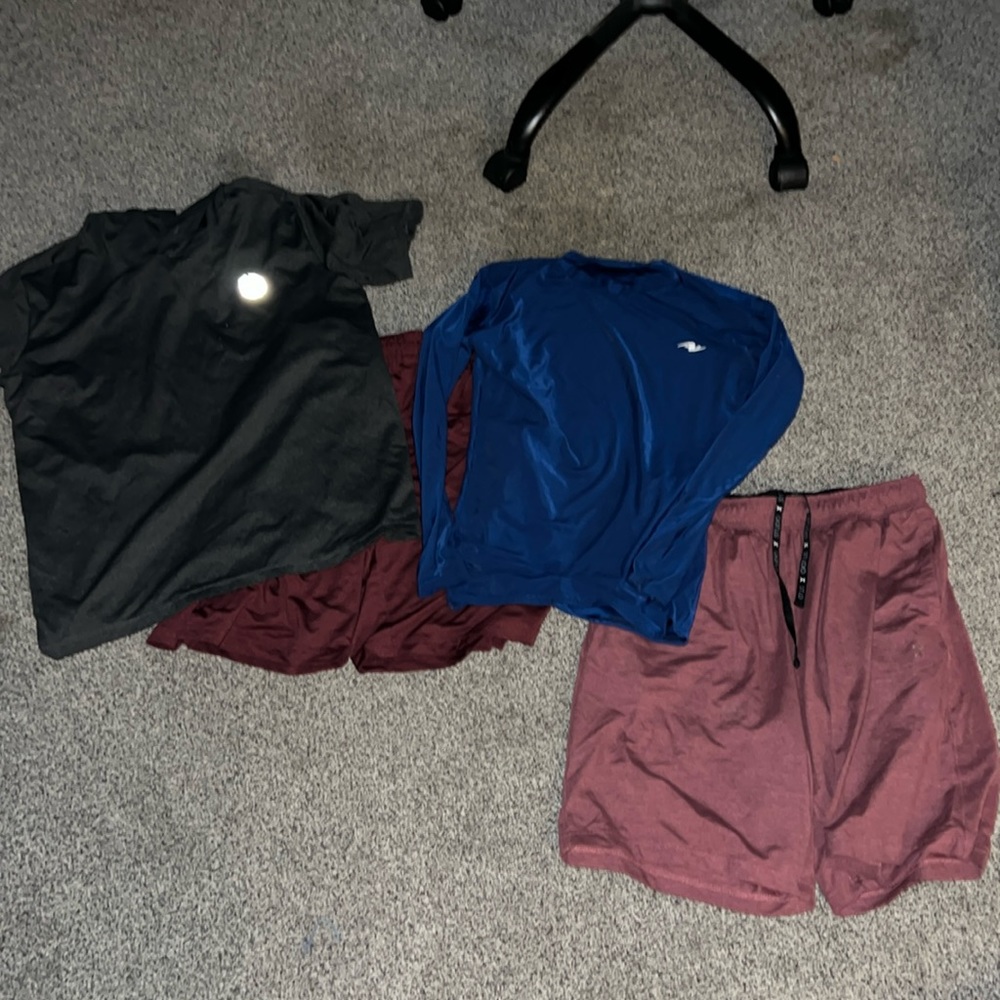 men’s workout clothes